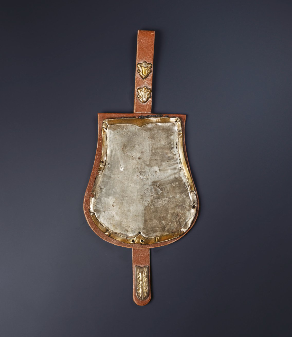 Karos-Eperjesszög II. temető 52. sír tarsolylemez